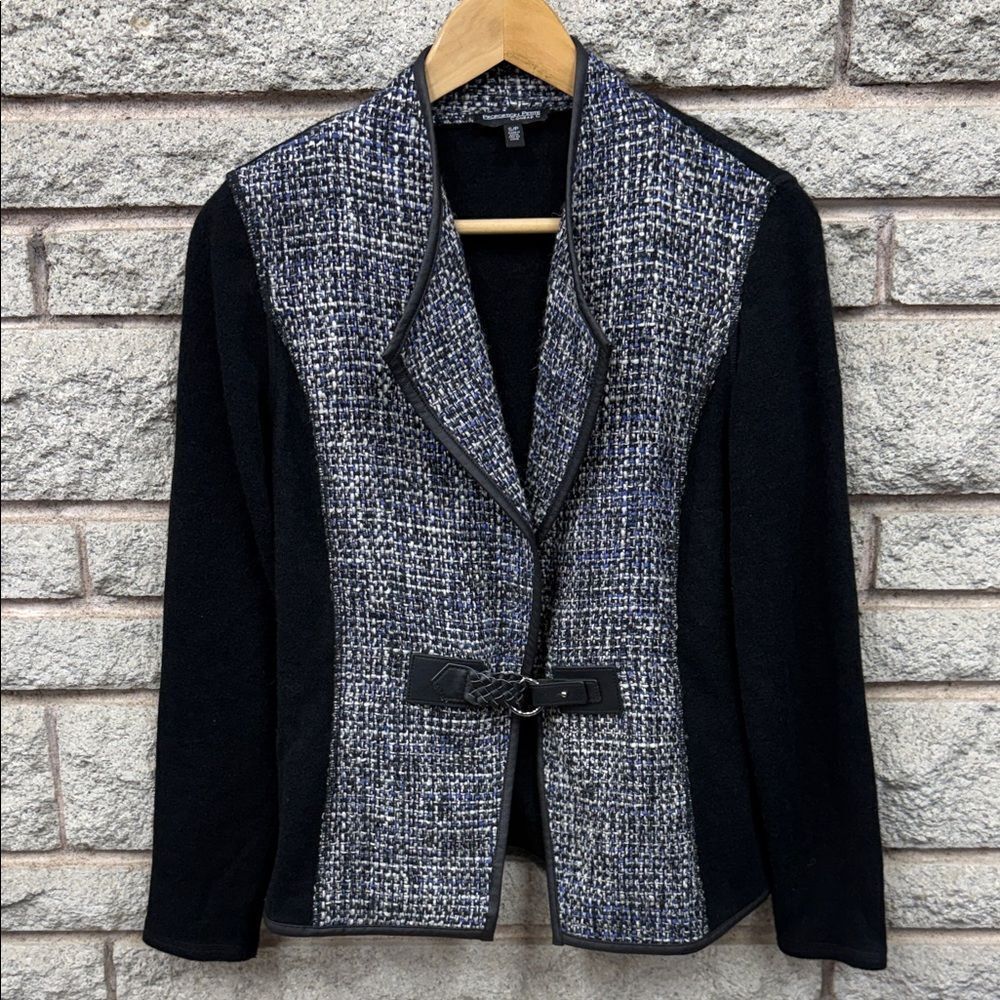 Chic Women's Black and Gray Tweed Blazer